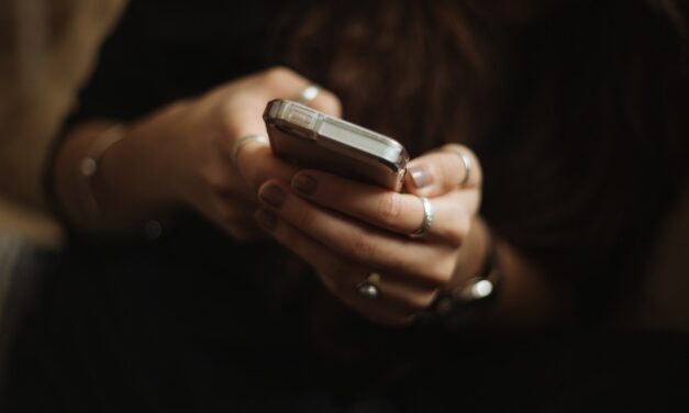 Comment utiliser le tiret du 6 sur un téléphone Android ou iPhone ?